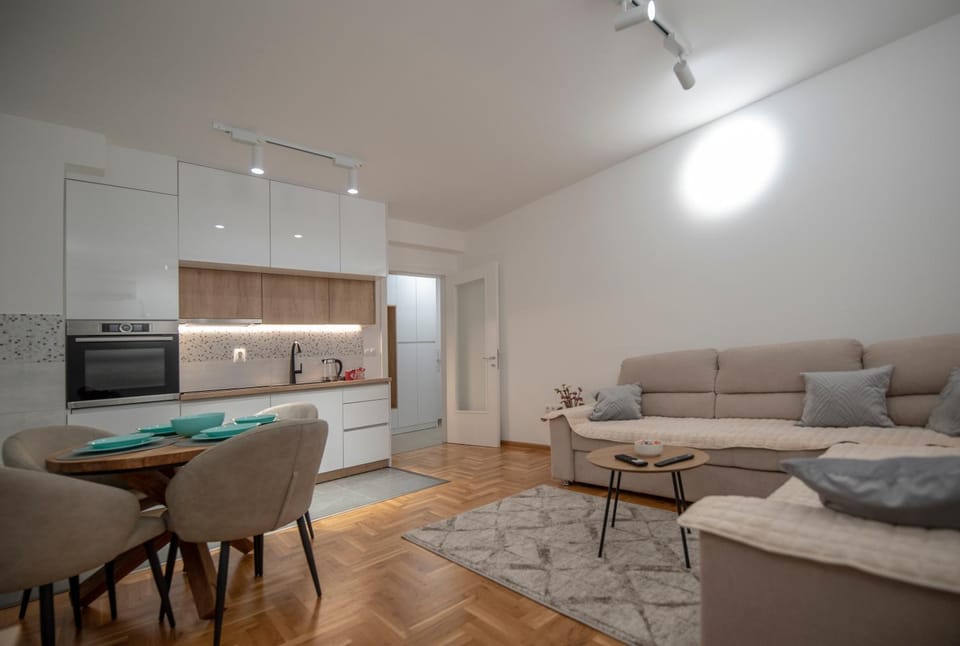 Kitchen or kitchenette, Living room, Seating area, Dining area, oven, stove