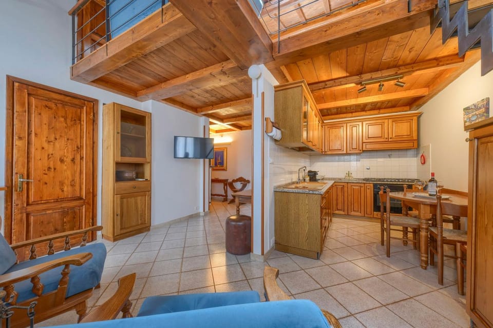 Kitchen or kitchenette, Living room, Dining area