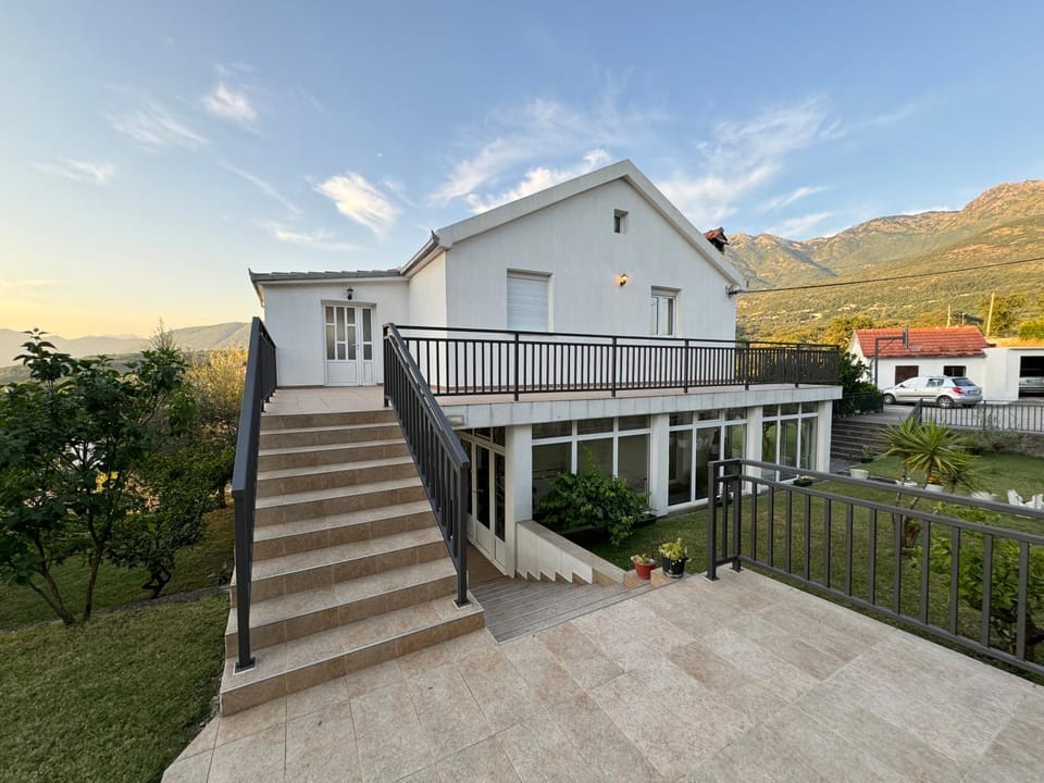 Property building, Balcony/Terrace