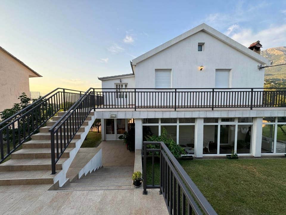 Property building, Balcony/Terrace