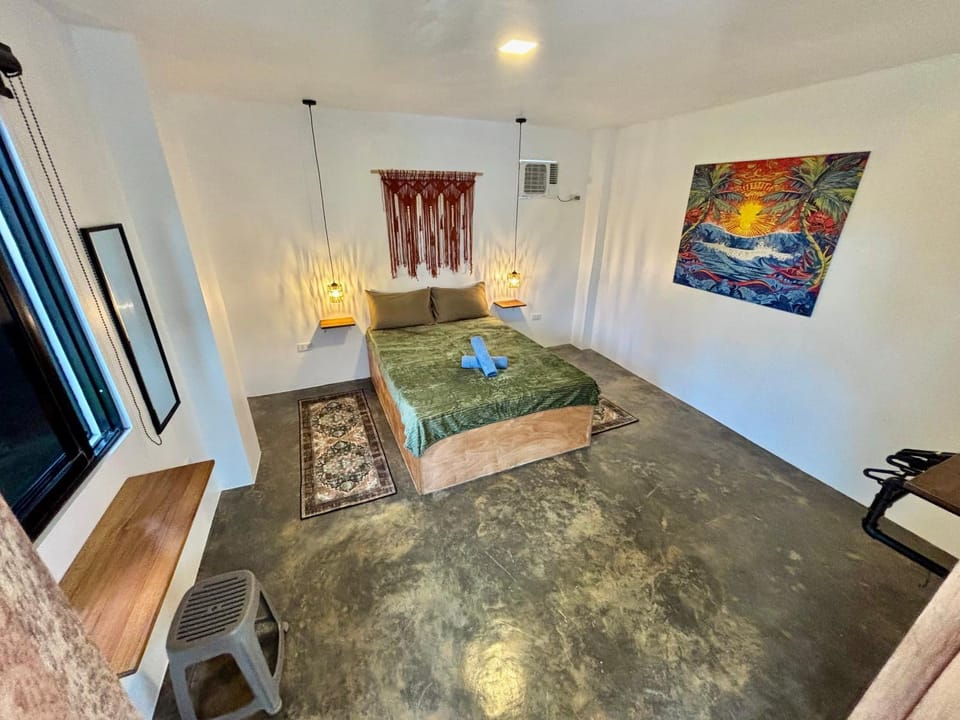 Photo of the whole room, Bedroom