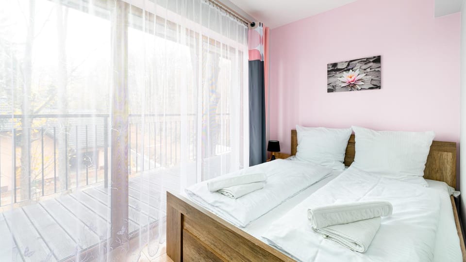 Bed, Balcony/Terrace, Bedroom, towels