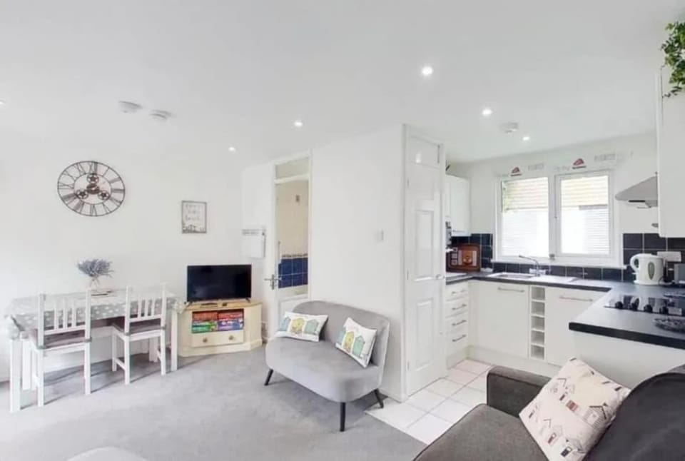 Sunny Coastal Stay Near Hayle & St Ives House in Hayle
