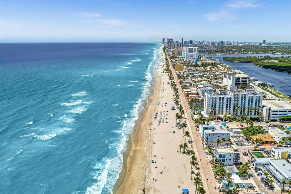 Beachfront & Pool Near Marriott Hollywood Beach Apartment in Hollywood Beach