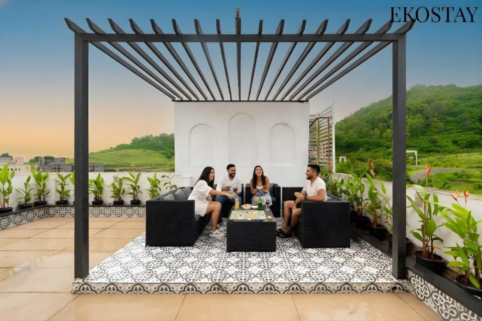 Day, People, Natural landscape, View (from property/room), Seating area, group of guests