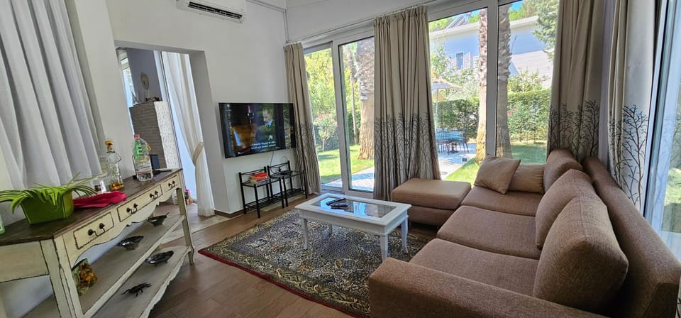 Vila E5 Villa in Tirana County, Albania