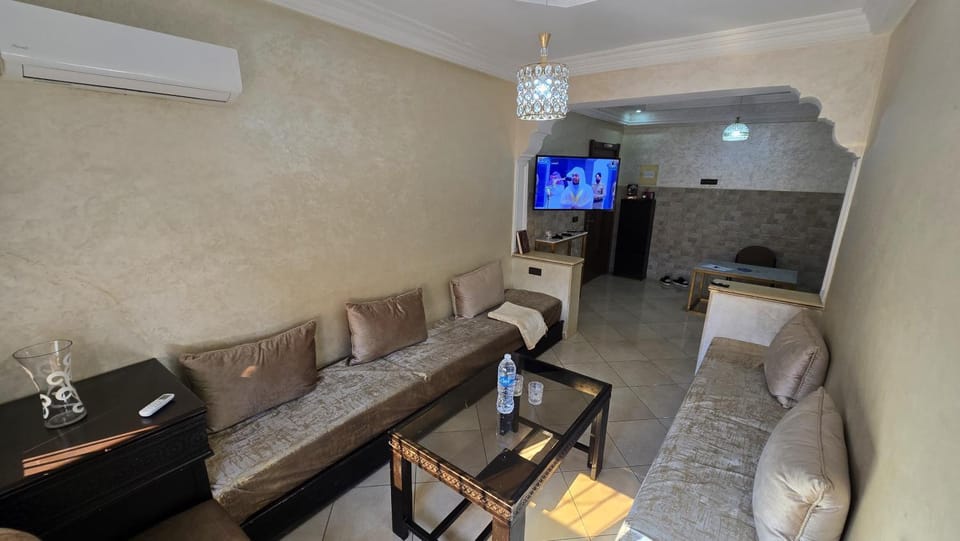 Communal lounge/ TV room, air conditioner