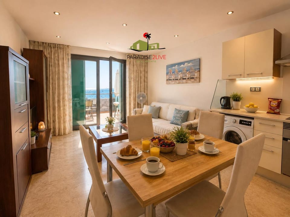 Dining area, kitchen