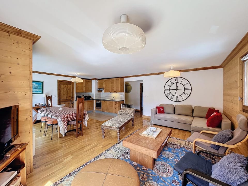 Communal lounge/ TV room, Living room