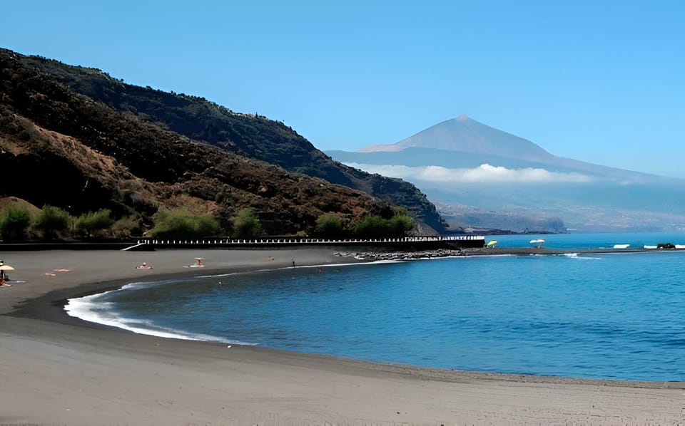 Nearby landmark, Natural landscape, Beach, Mountain view