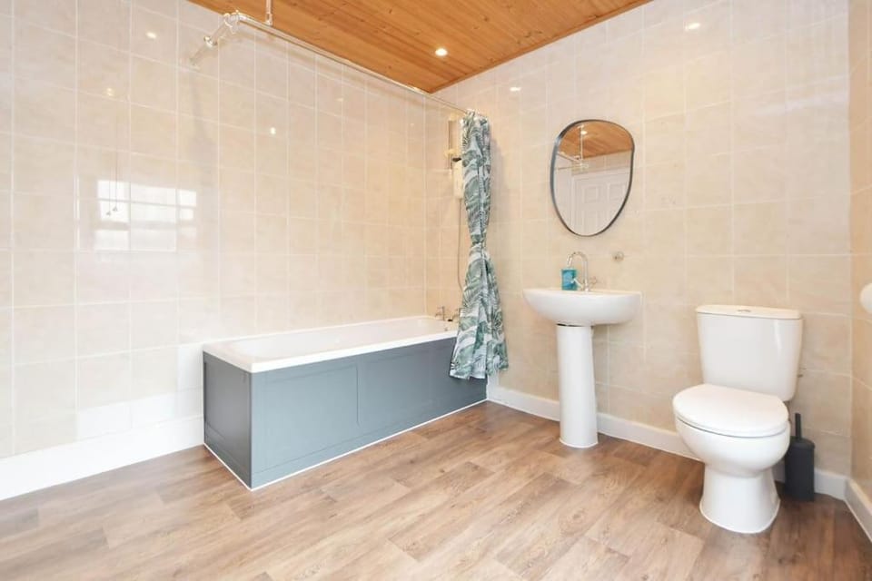Richard Moon House - By Sigma Stays House in Crewe