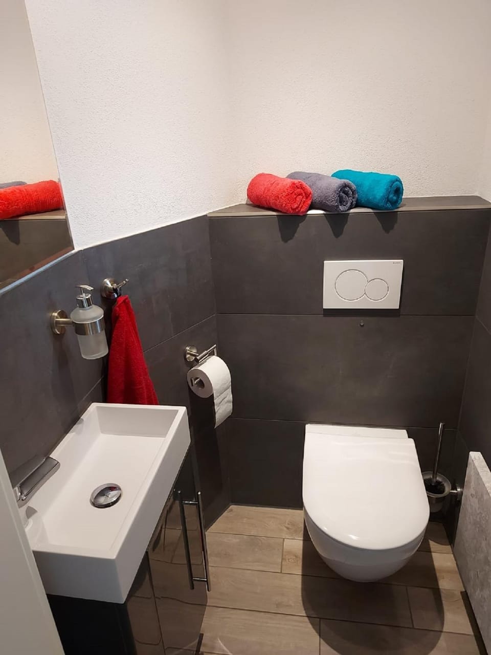 Toilet, Bathroom, towels