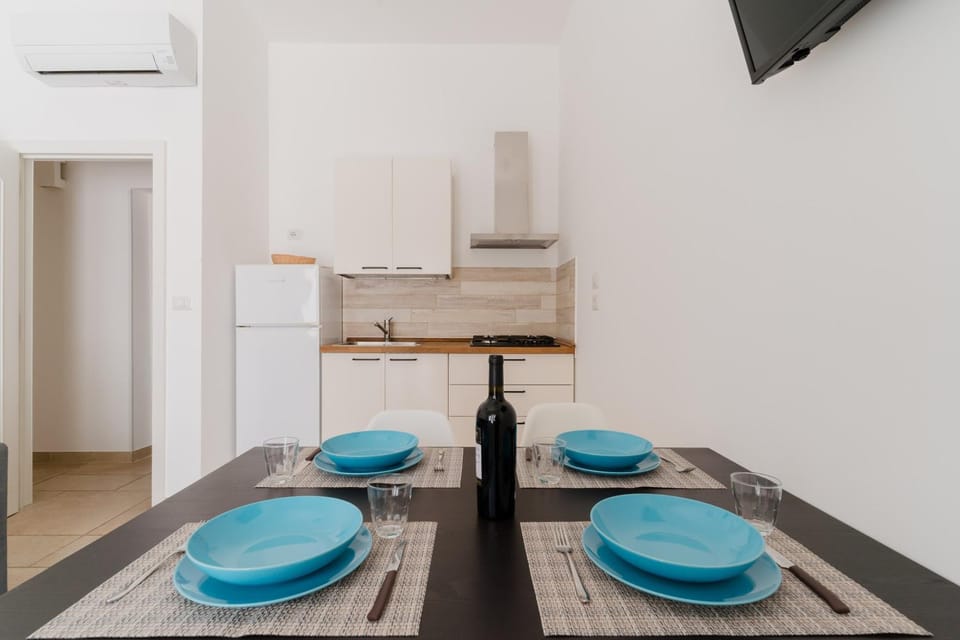 Property building, Kitchen or kitchenette, Living room