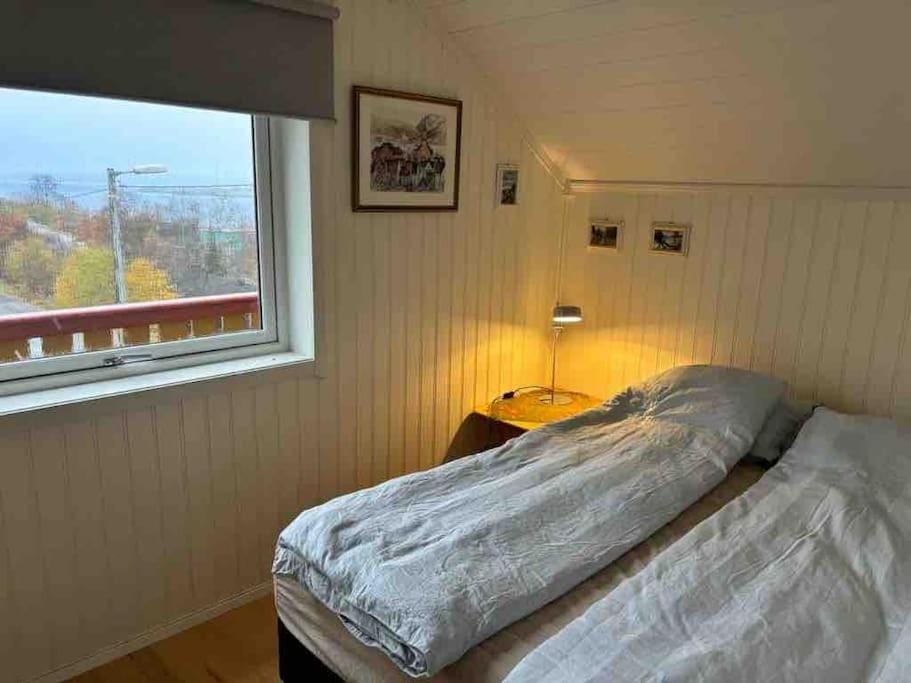 Top floor apartment with amazing view and location Apartment in Tromso
