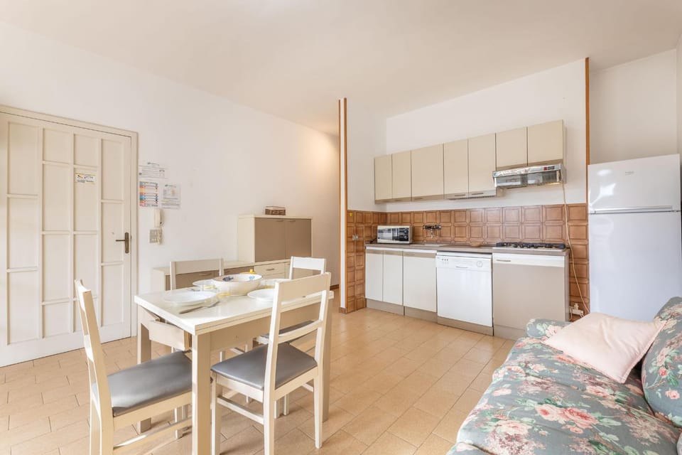 Spring, Summer, Kitchen or kitchenette, Autumn