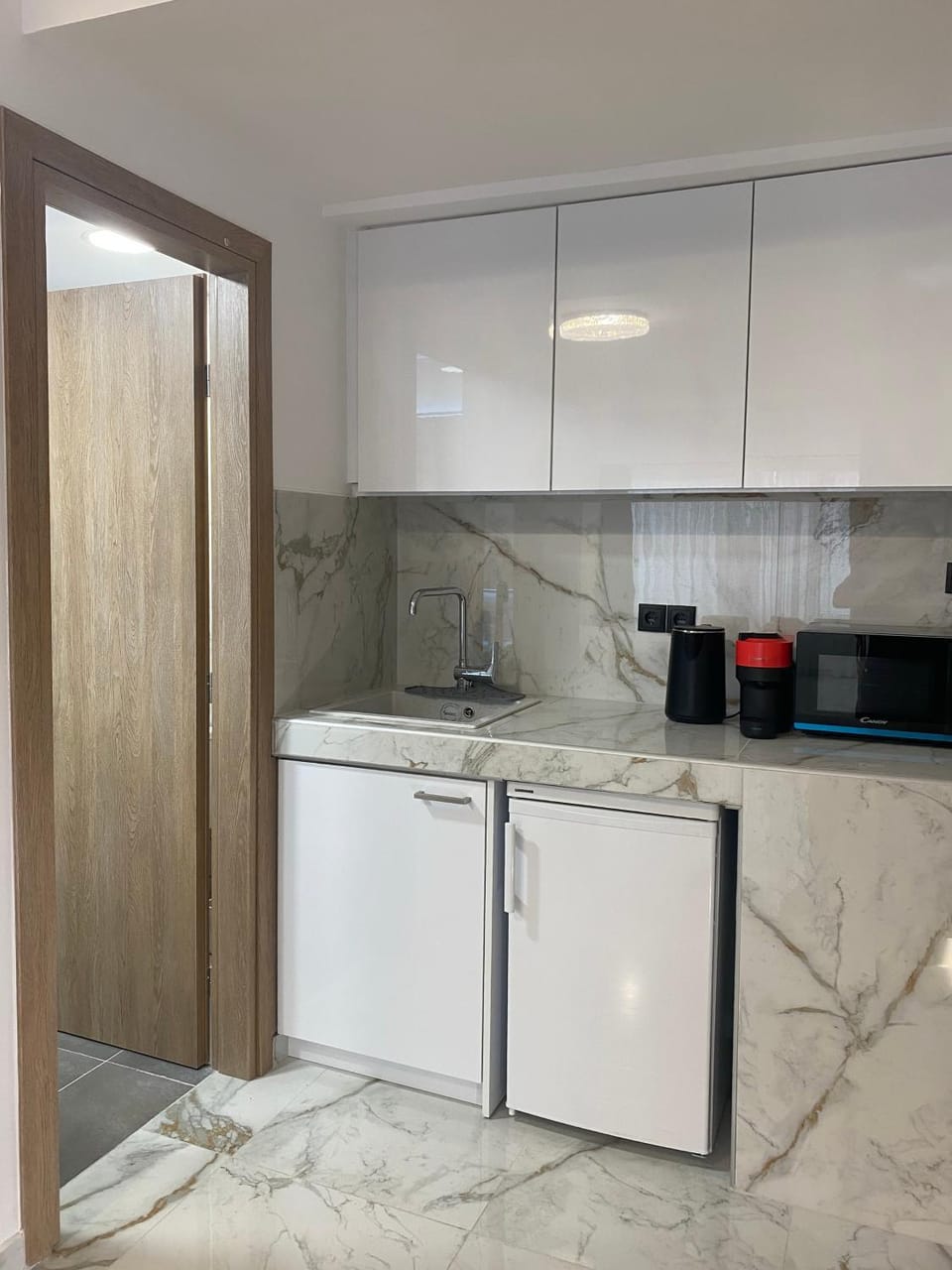 Kitchen or kitchenette