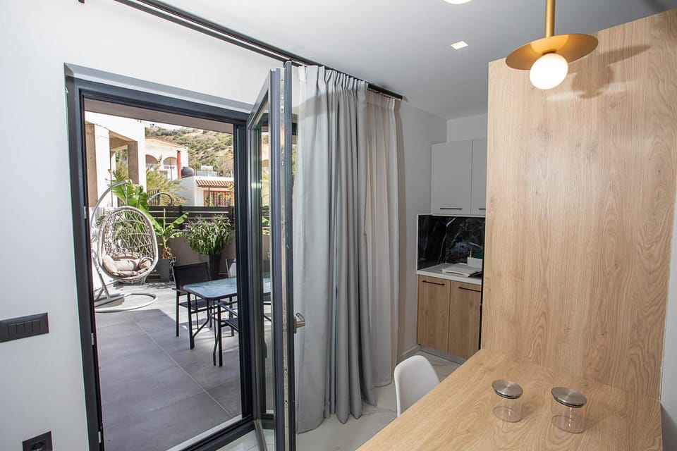 Balcony/Terrace, Kitchen or kitchenette, Dining area