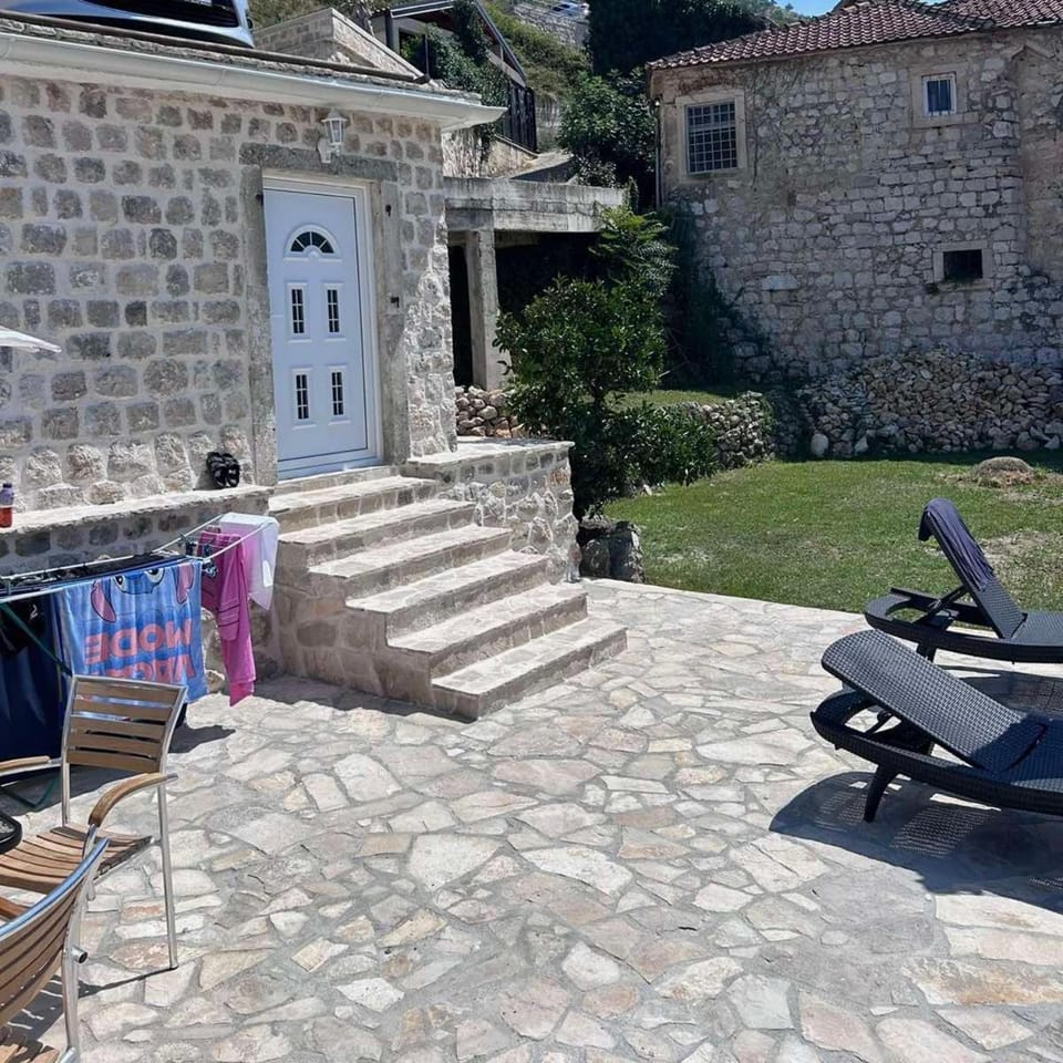 Katina Zgrada Apartment in Kotor Municipality
