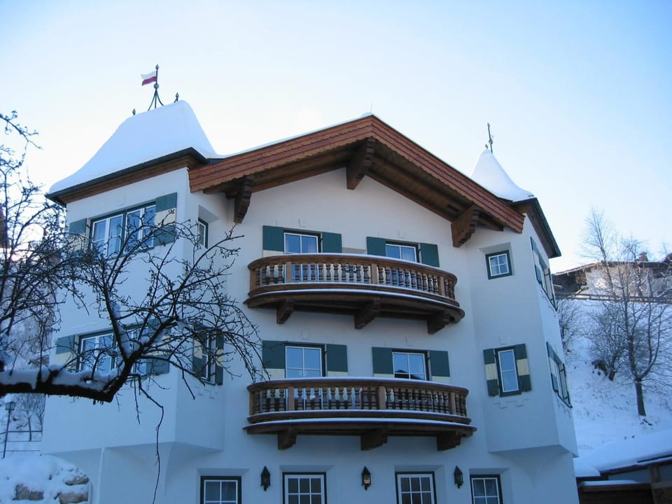 Property building, Winter