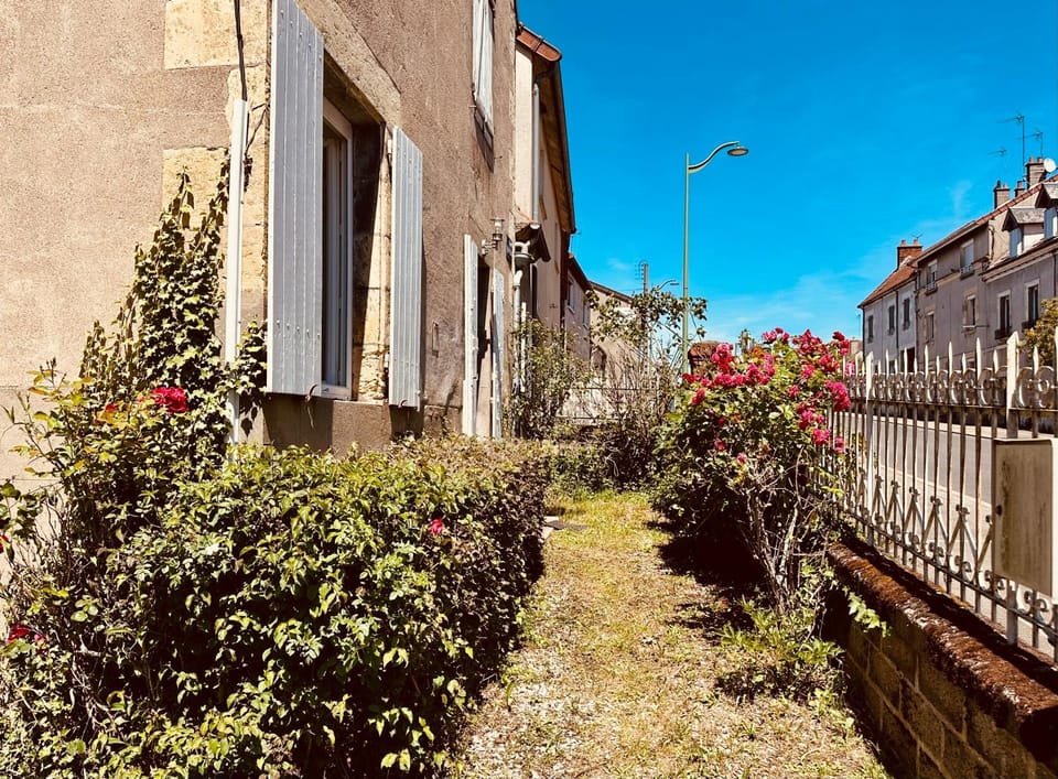 Property building, Spring, Garden, Garden view
