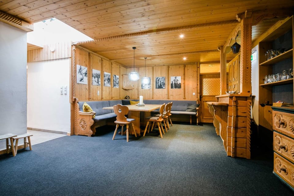 Hot Tub, Sauna, Steam room, Spa and wellness centre/facilities, minibar