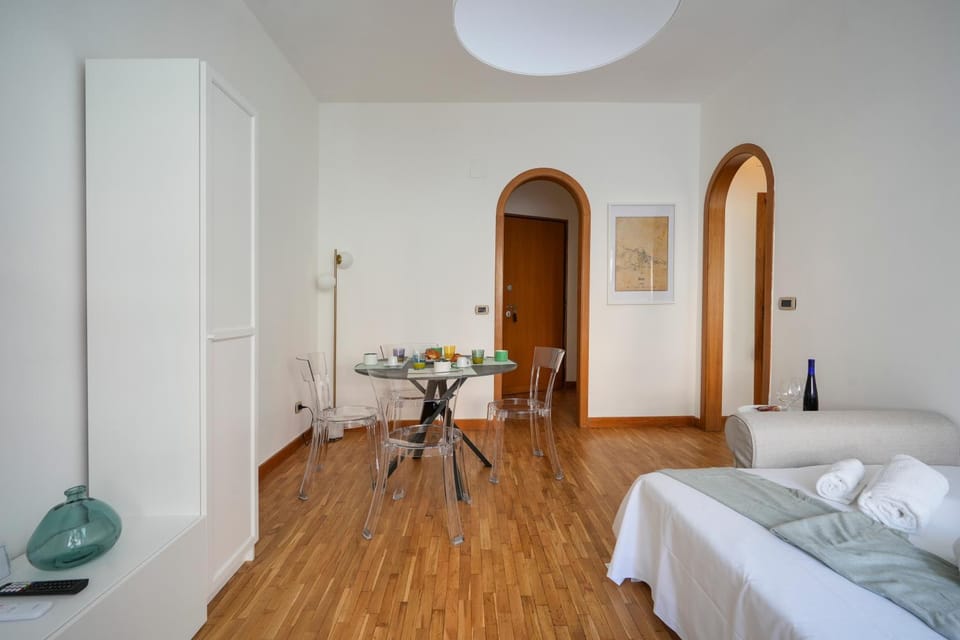Bed, Living room