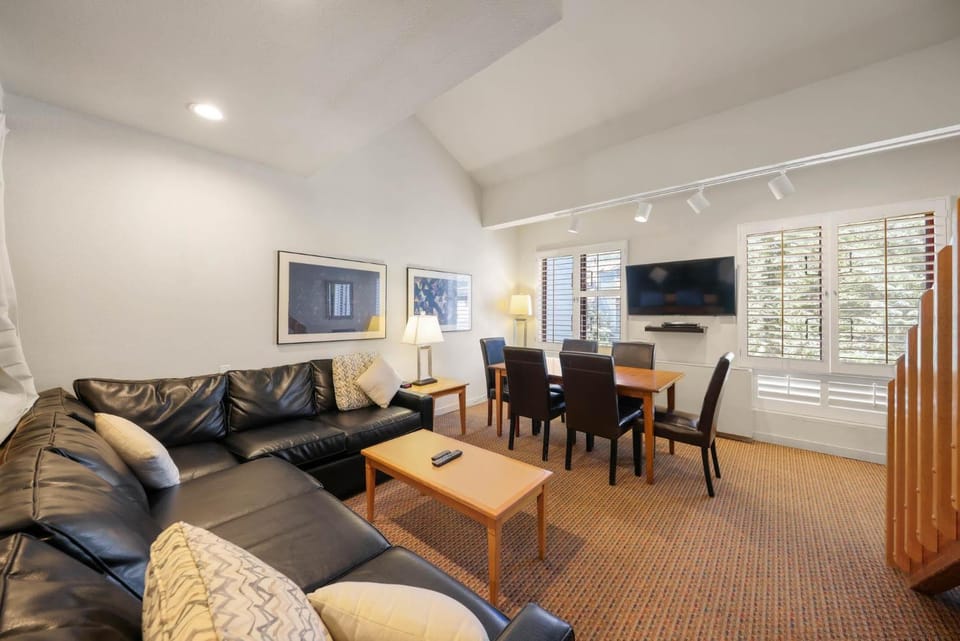 Palisades Tahoe Lodge Rentals Studio Loft #346 Apartment in Palisades Tahoe (Olympic Valley)