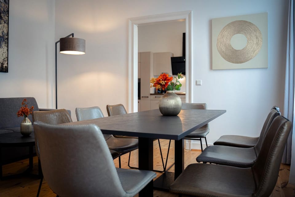 Living room, Seating area, Dining area