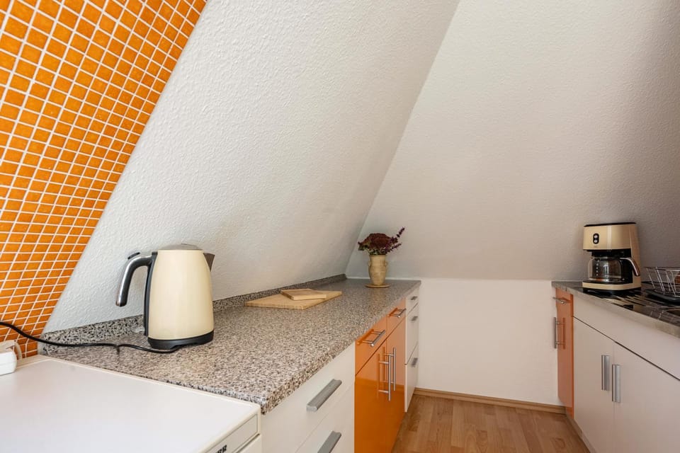 Property building, Kitchen or kitchenette, Living room