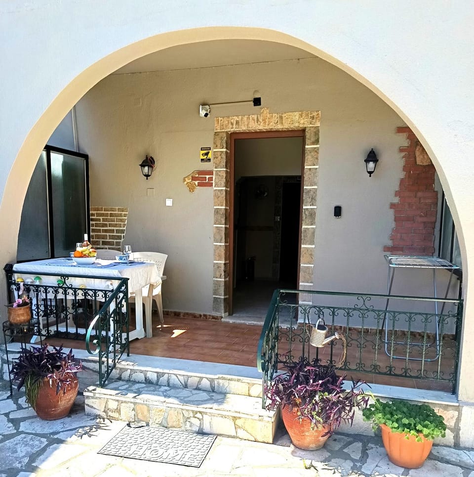 Patio, Balcony/Terrace
