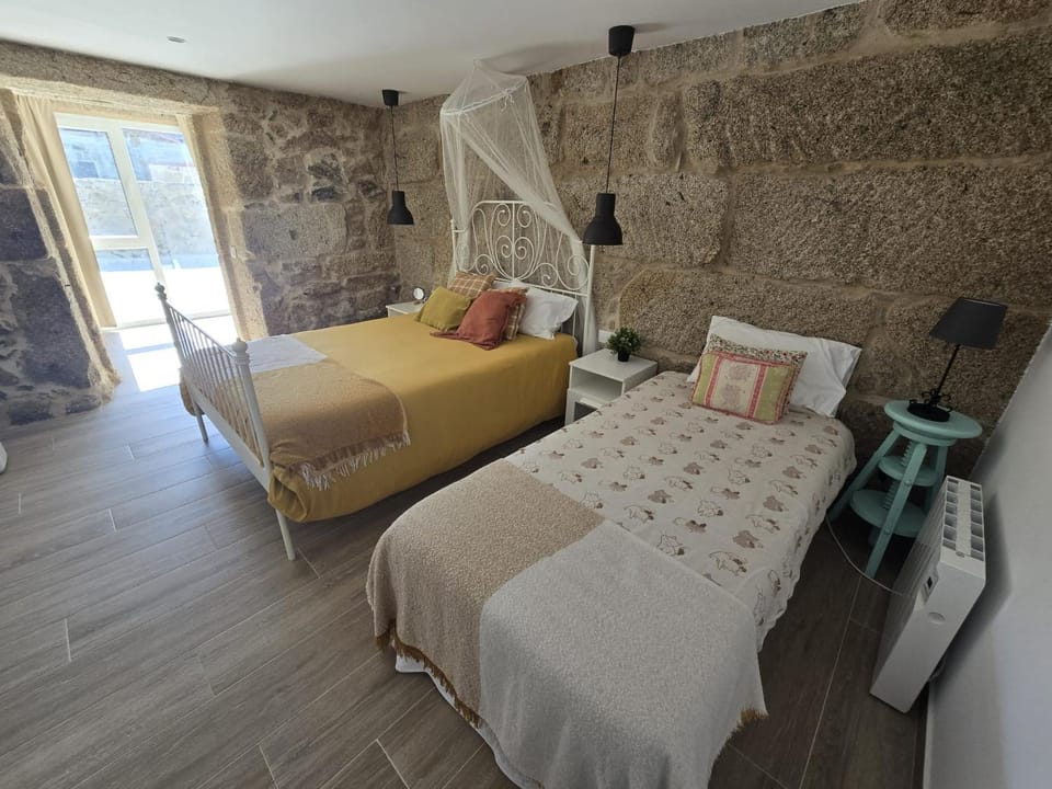 CASITA RECIEN HABILITADA A ESTRENAR CON PISCINA EN MALVAS Tuy Apartment in Galicia