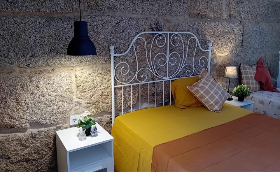 CASITA RECIEN HABILITADA A ESTRENAR CON PISCINA EN MALVAS Tuy Apartment in Galicia