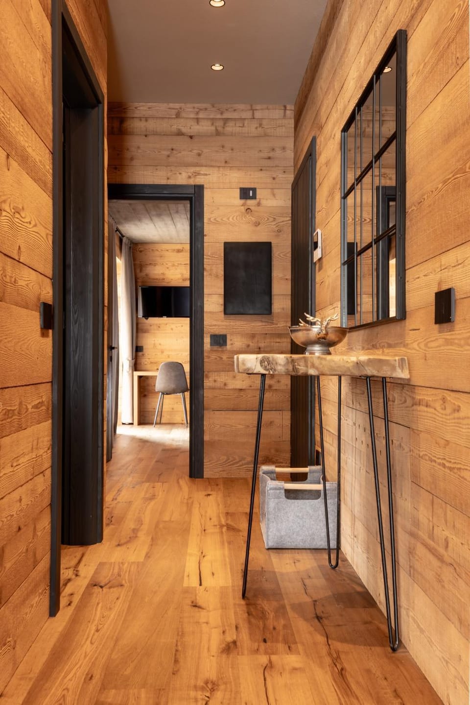 Dining area, wardrobe