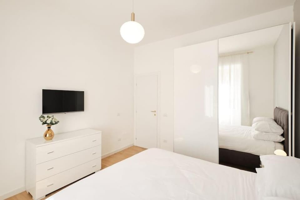 Communal lounge/ TV room, Bed, TV and multimedia, Photo of the whole room, Evening entertainment, Bedroom