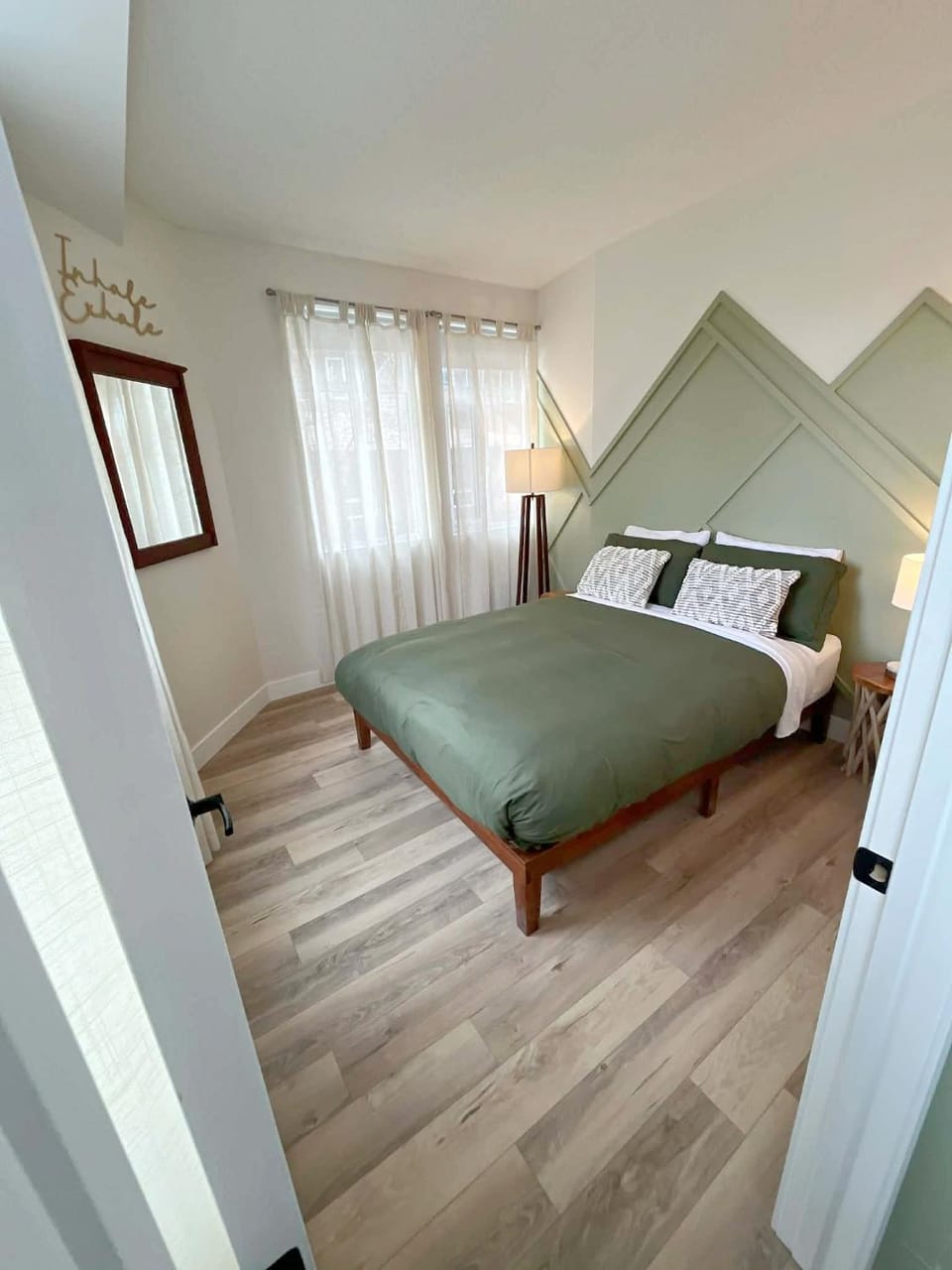 Three Peaks Getaway 2 bedrooms & 2 bath-sleeps 6 Apartment in Canmore