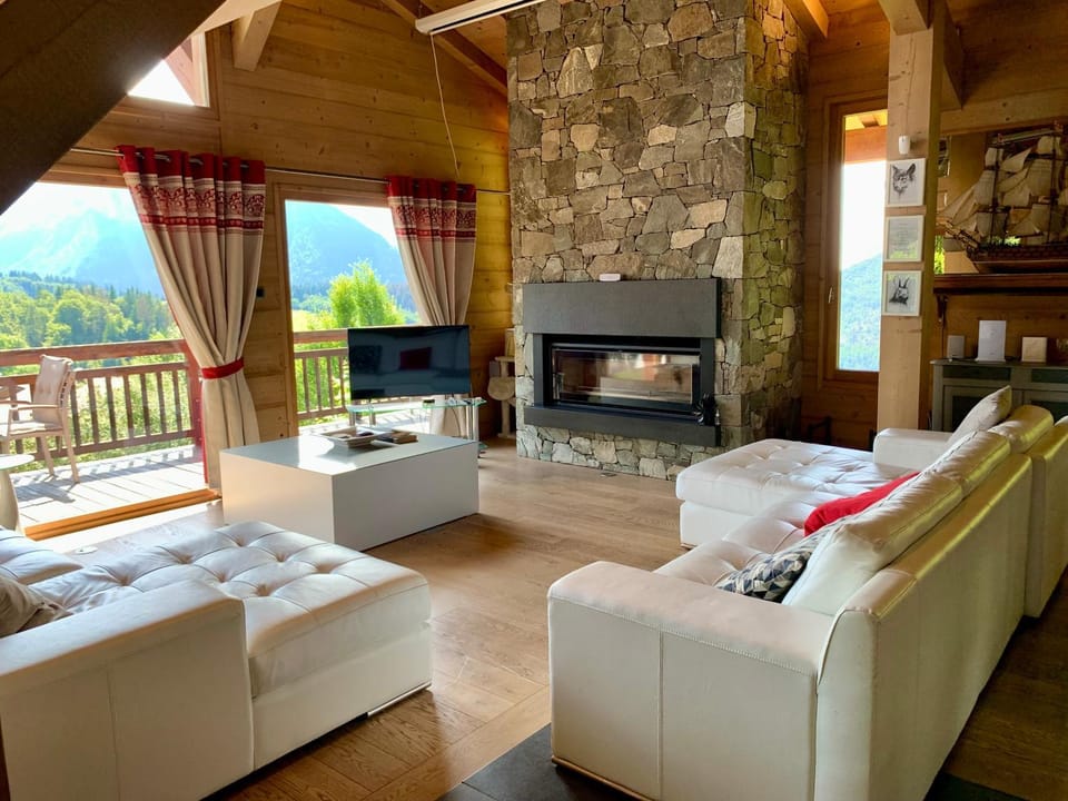 Living room, fireplace