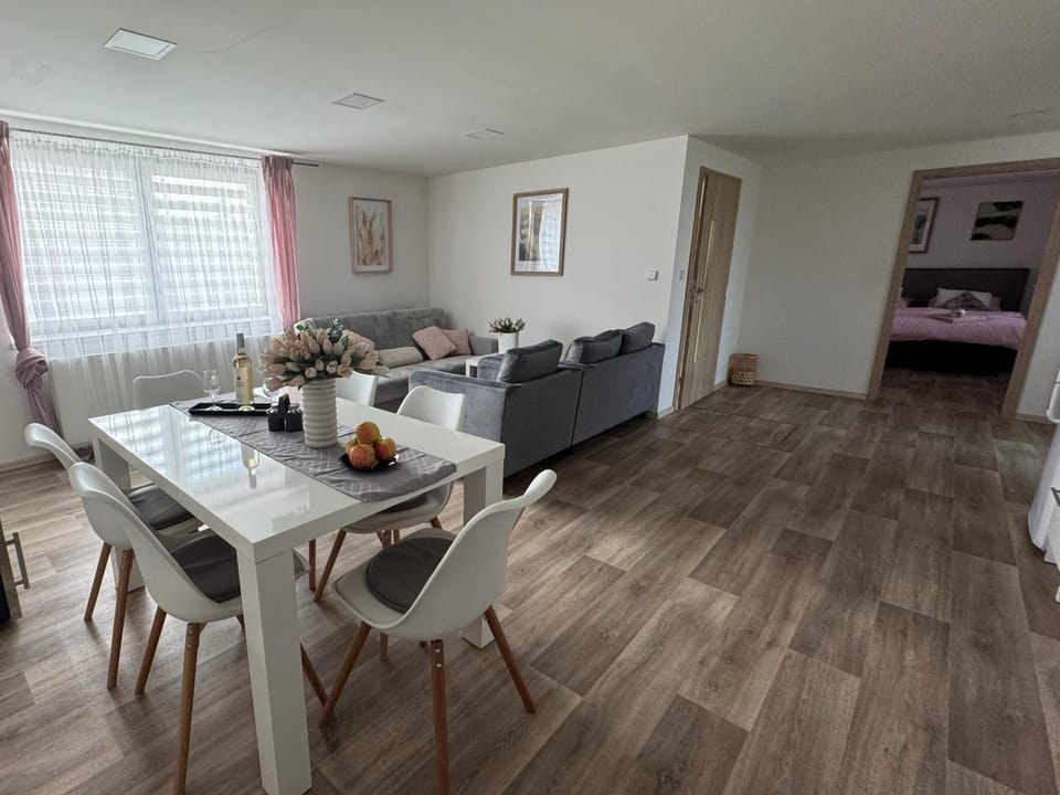Living room, Seating area, Dining area