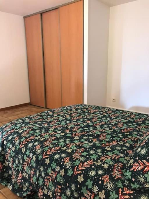 Le St Jean Apartment in Centre-Val de Loire