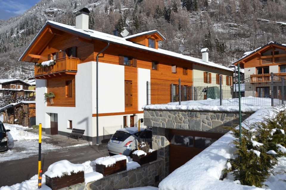 Property building, Winter, Mountain view