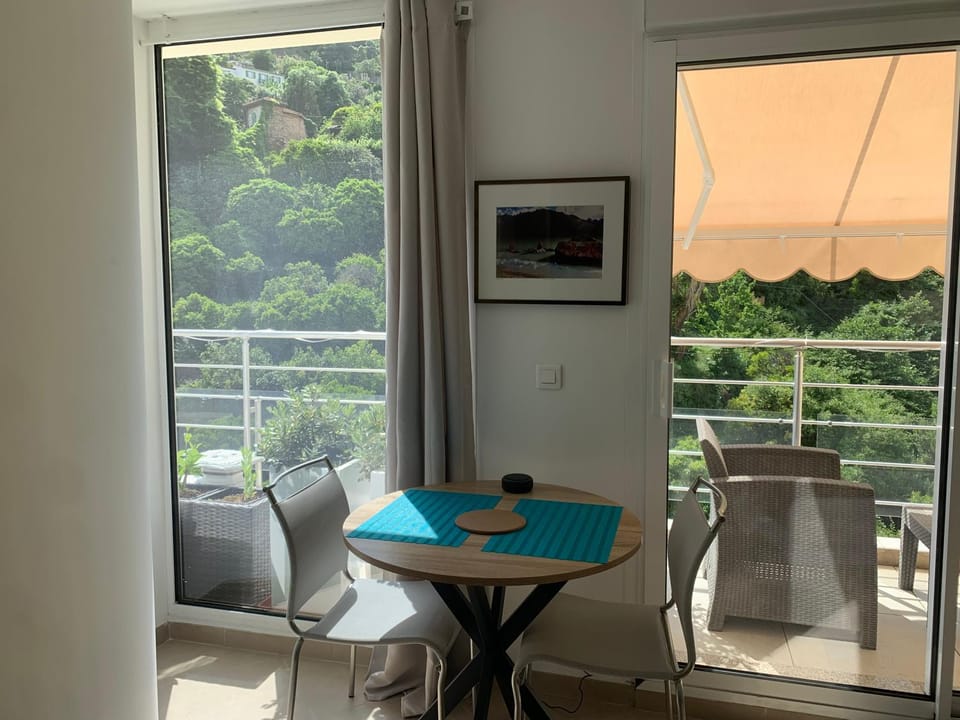Natural landscape, Balcony/Terrace, Dining area, Mountain view