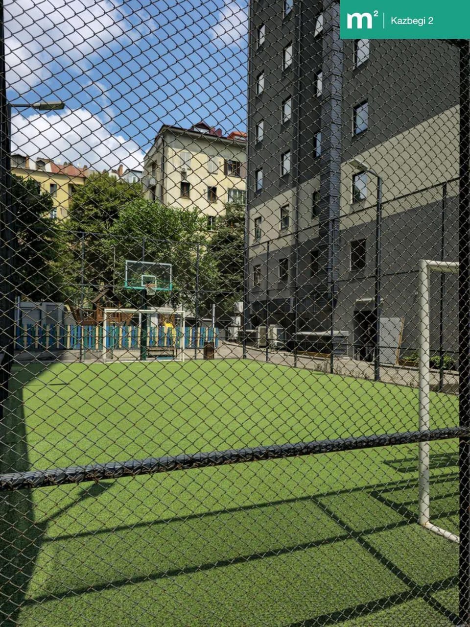 Day, Tennis court