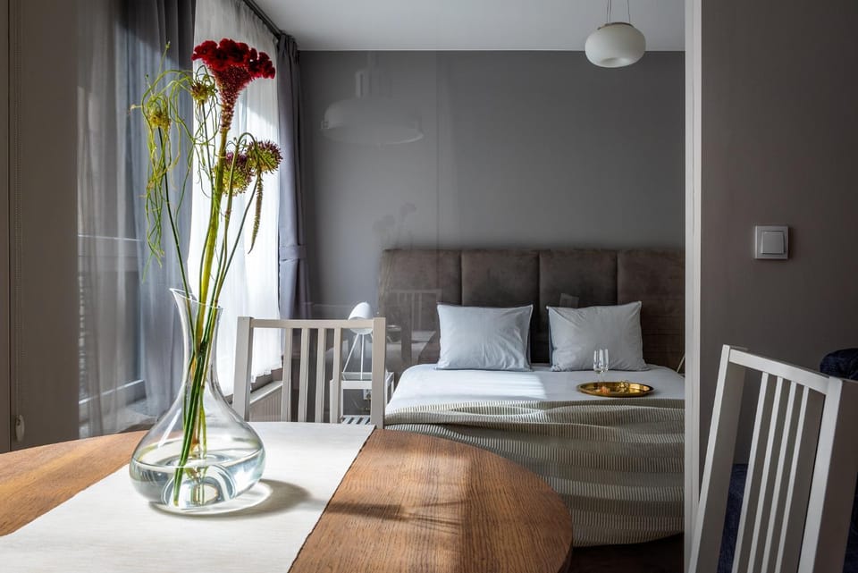 Bed, Photo of the whole room, Dining area, Bedroom