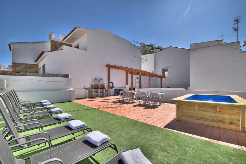 Patio, Day, Pool view, Swimming pool, sunbed