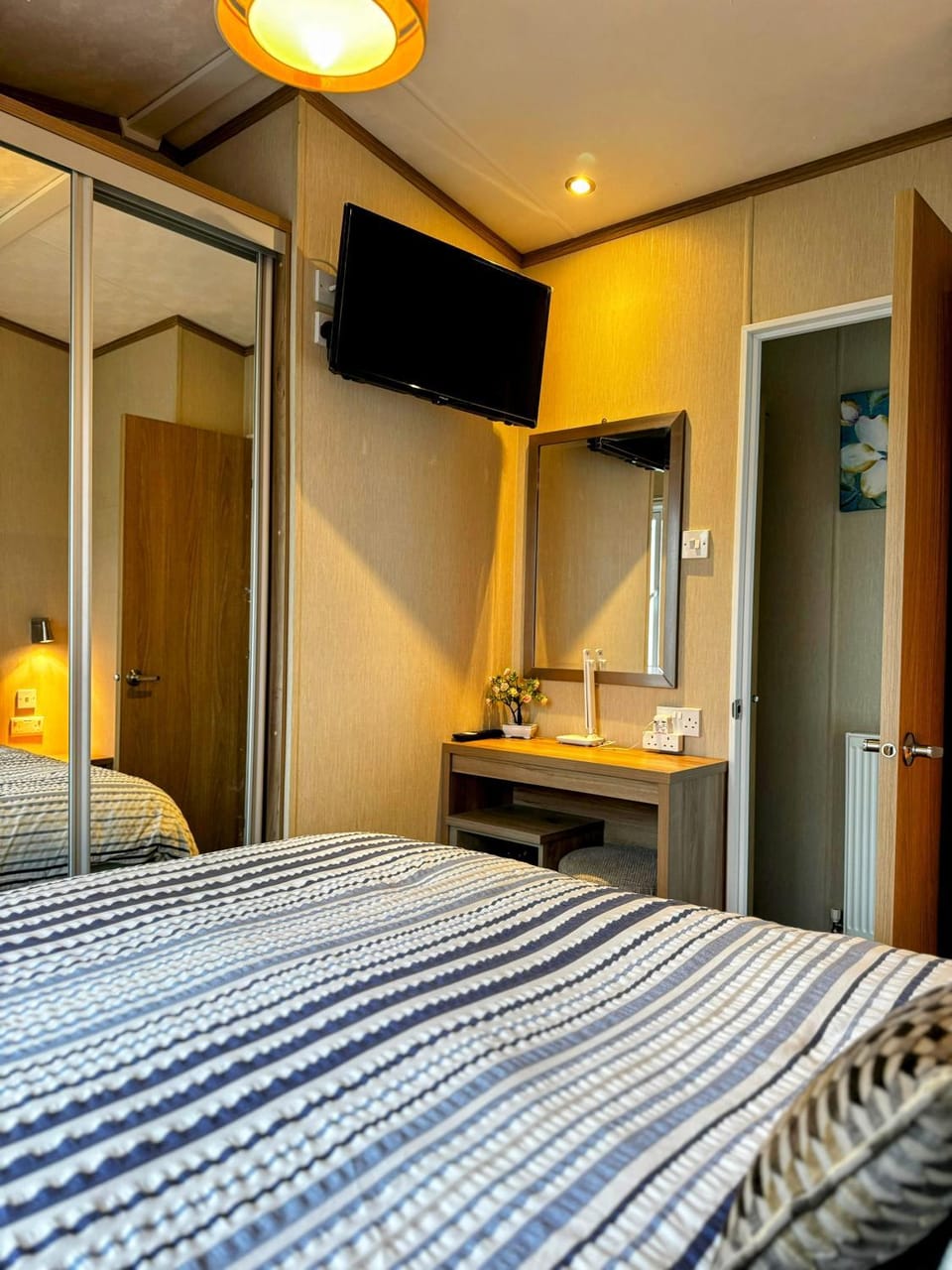 2Bedroom Comfy & Cosy family loving Home Villa in Chichester