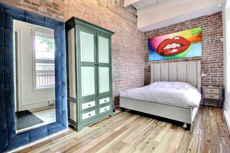 Galeria St Denis in Prime Montreal Apartment in Laval