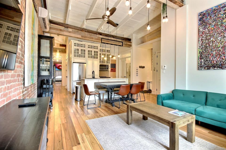 Galeria St Denis in Prime Montreal Apartment in Laval