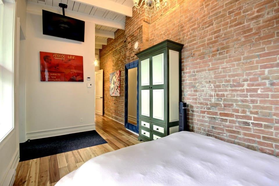 Galeria St Denis in Prime Montreal Apartment in Laval