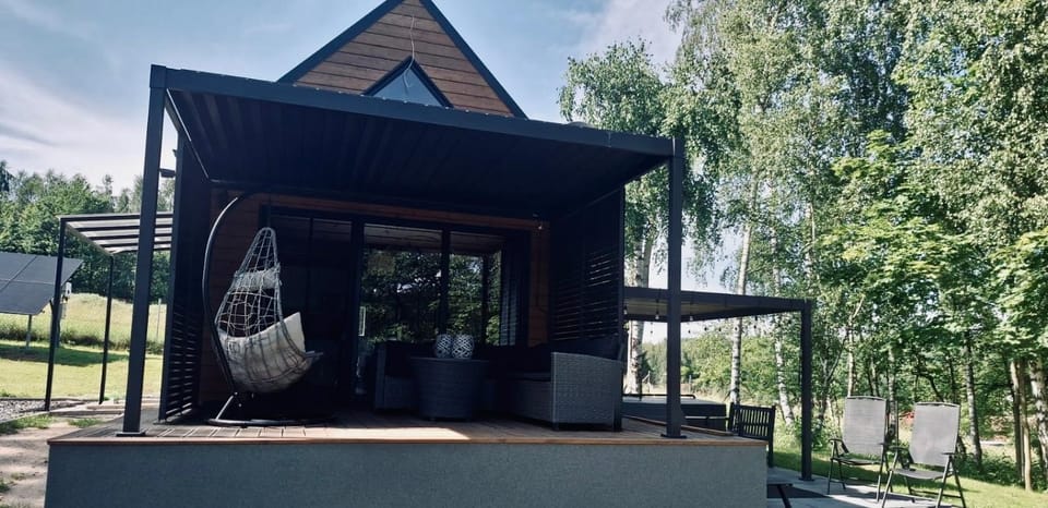 Zaciszna Idylla Domek z jacuzzi nad Jeziorem Złotnickim Karłowice Apartment in Lower Silesian Voivodeship
