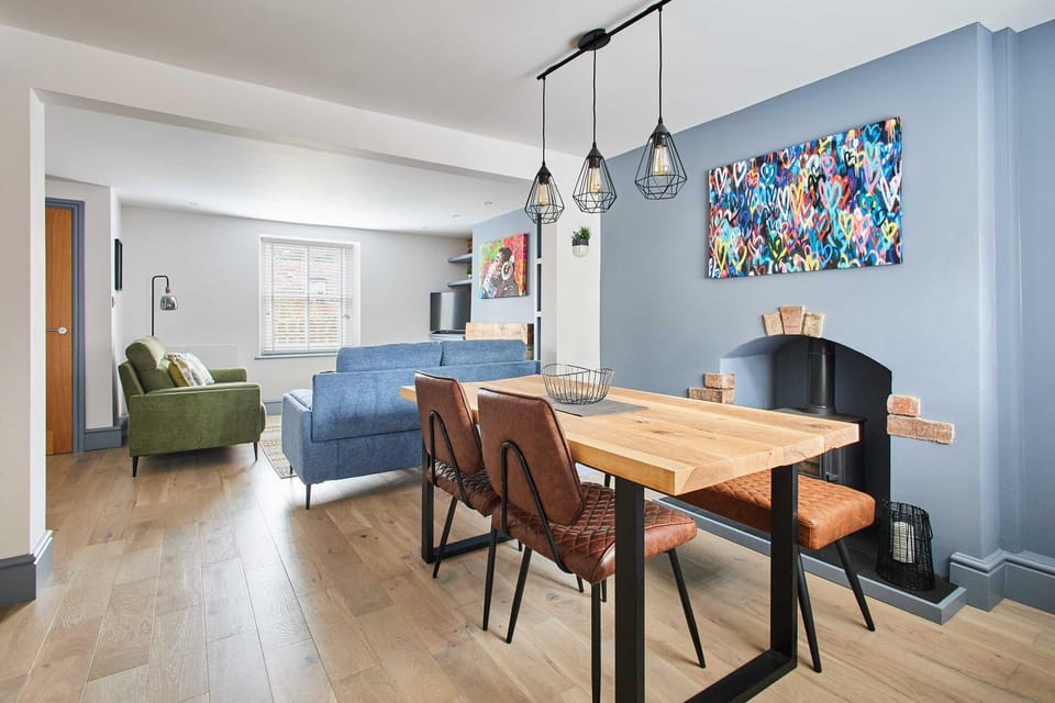 Living room, Seating area, Dining area