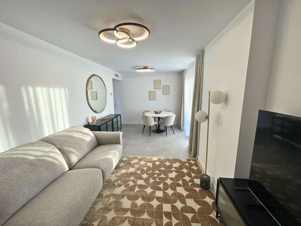 Modern 3-Bedroom with Padel and Pool Access Apartment in Calp